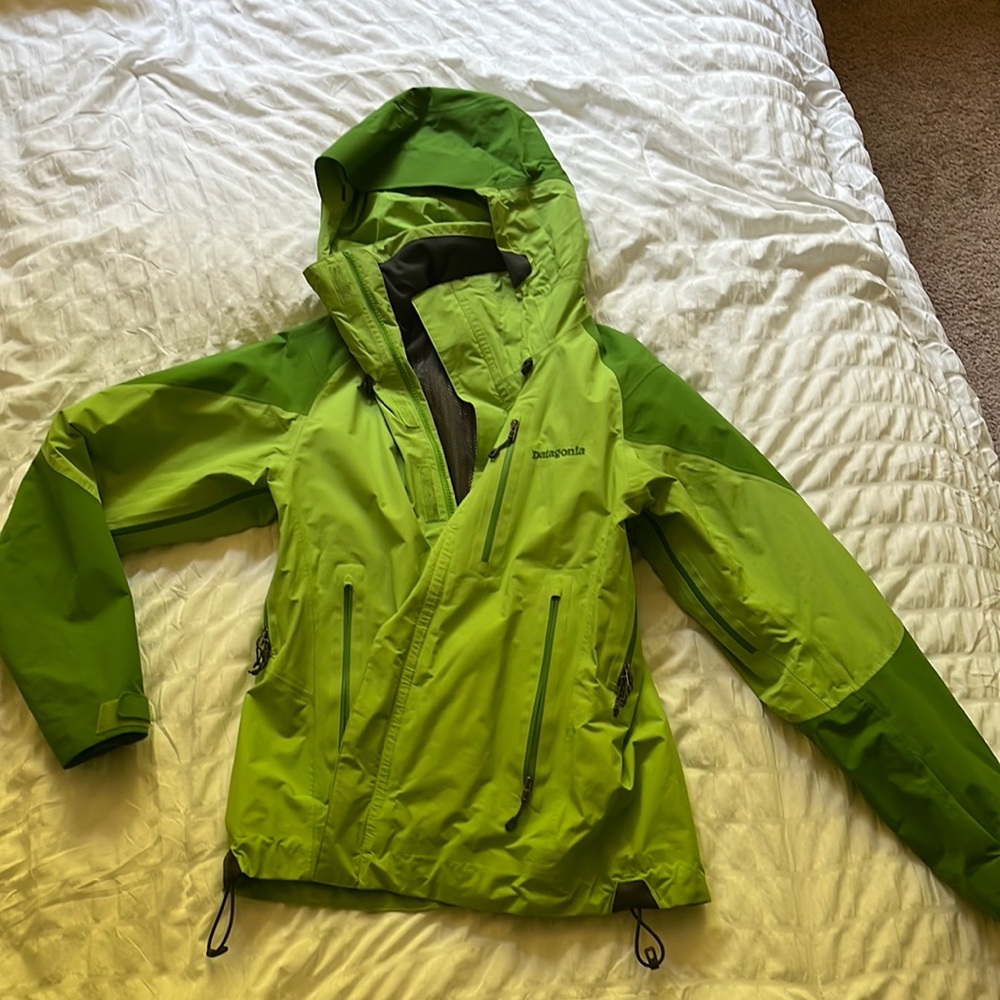 Goretex Patagonia rain jacket